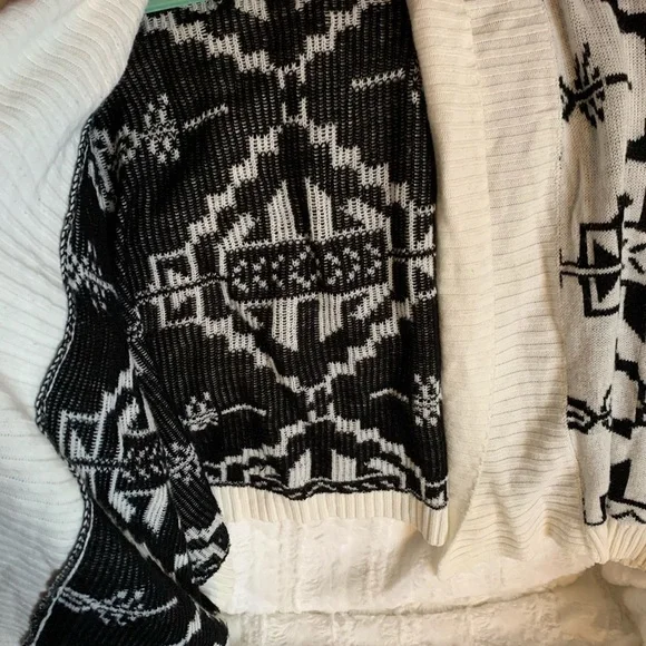 Aztec print cardigan ⭐️ - Picture 5 of 6
